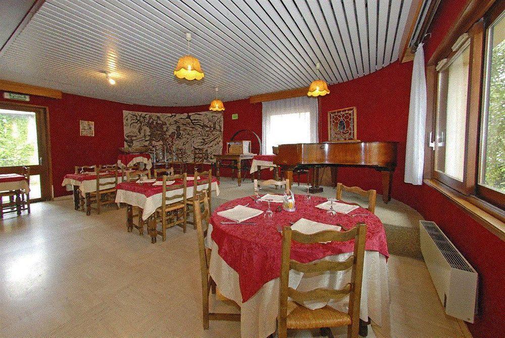 Logis Hotel Restaurant Du Commerce Ла Канург Екстериор снимка