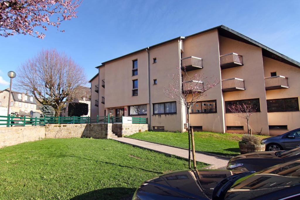 Logis Hotel Restaurant Du Commerce Ла Канург Екстериор снимка