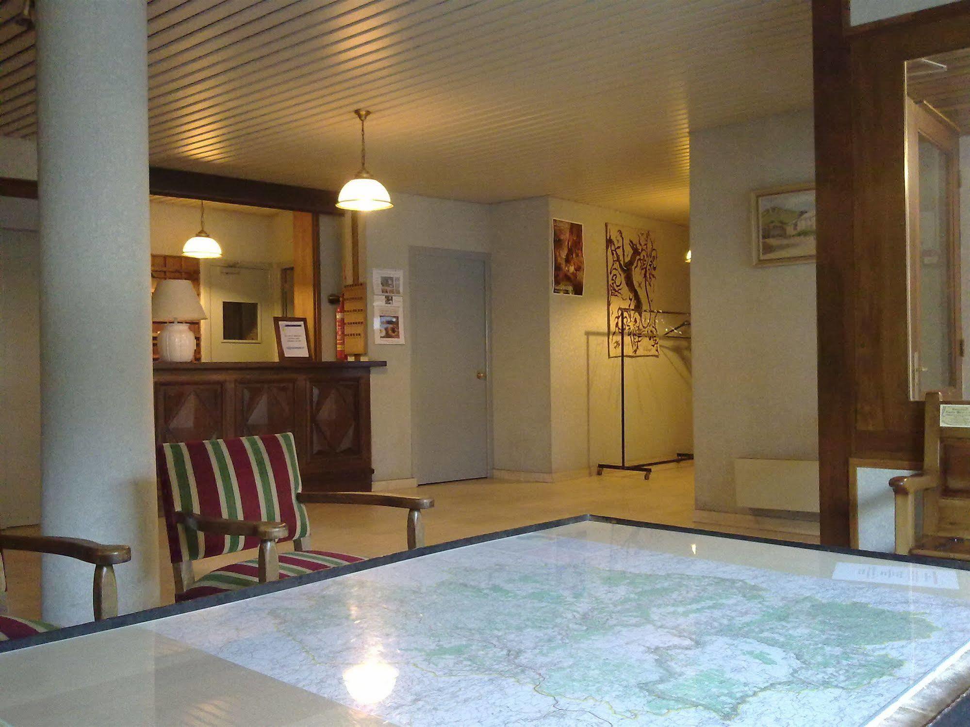 Logis Hotel Restaurant Du Commerce Ла Канург Екстериор снимка