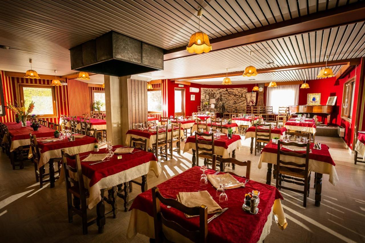 Logis Hotel Restaurant Du Commerce Ла Канург Стая снимка
